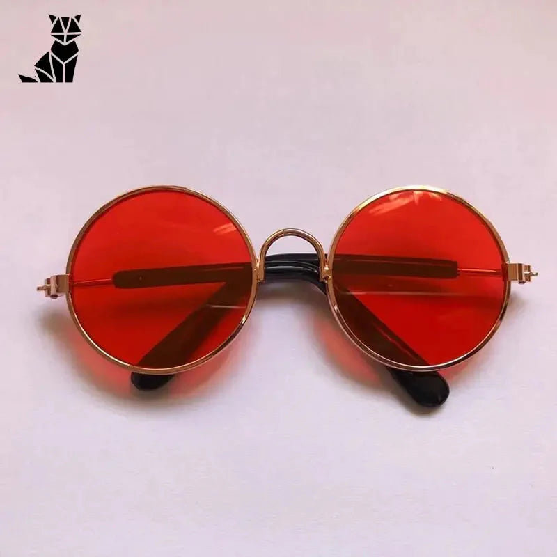 Lunettes de soleil rouges avec monture dorée de Sunglasses for Dogs : SFP accessoires